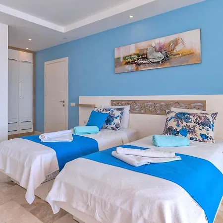 2 Bedroom With Private Heated Pool Pool And Jacuzzi *