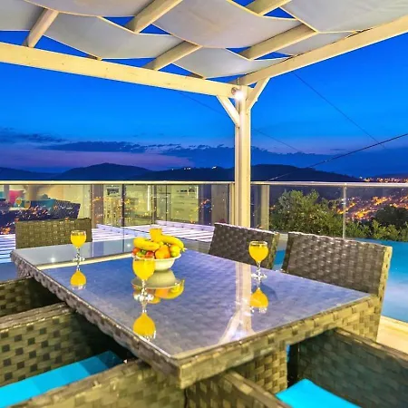2 Bedroom With Private Heated Pool Pool And Jacuzzi Kalkan
