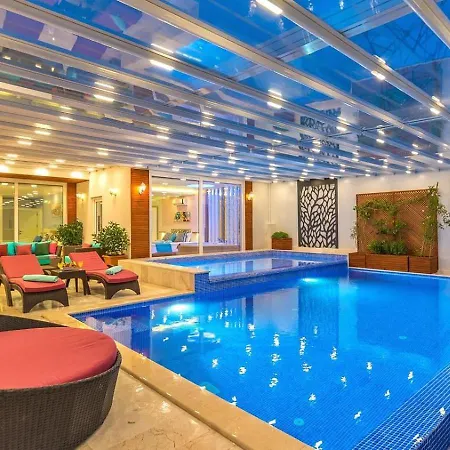 2 Bedroom With Private Heated Pool Pool And Jacuzzi