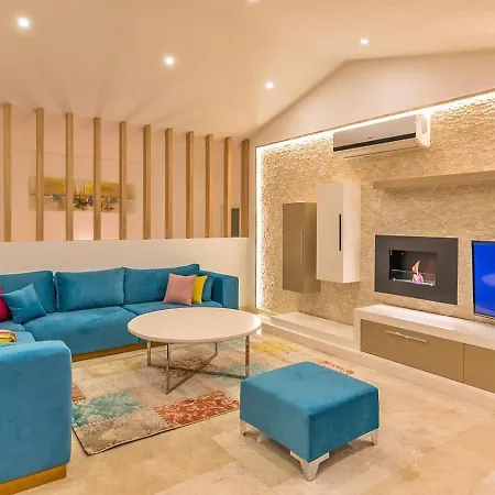 2 Bedroom With Private Heated Pool Pool And Jacuzzi *